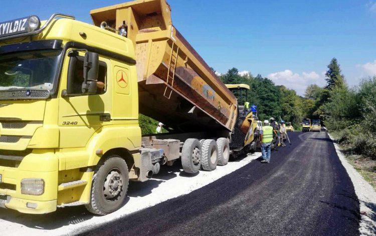 Gölcük köy yollarında konforlu ulaşım