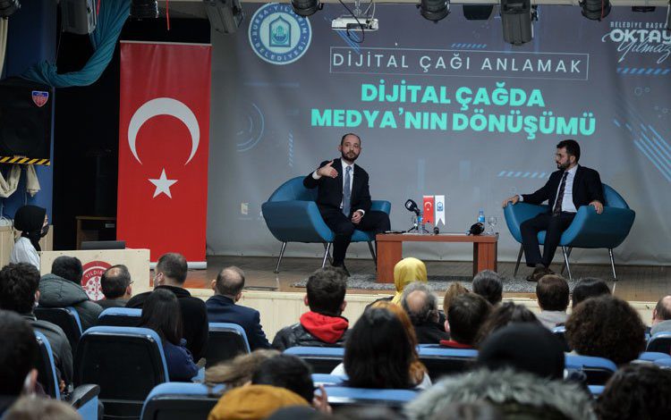 Bursa’da genç iletişimcilerden ‘Dijital Çağ’a ev sahipliği Bursa’da genç iletişimcilerden ‘Dijital Çağ’a ev sahipliği