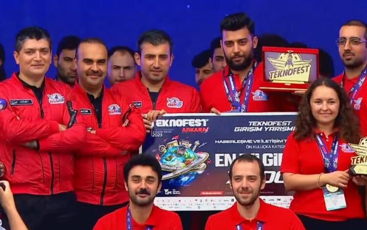 TEKNOFEST’ten Bursa’ya kupalarla döndüler