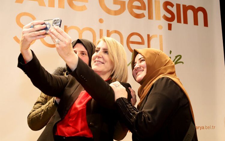 Sosyal medyada ailelere düşen büyük görev Sosyal medyada ailelere düşen büyük görev