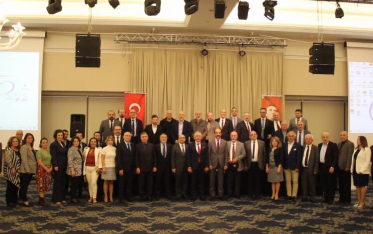 ARSİYAD’da bayrak değişimi