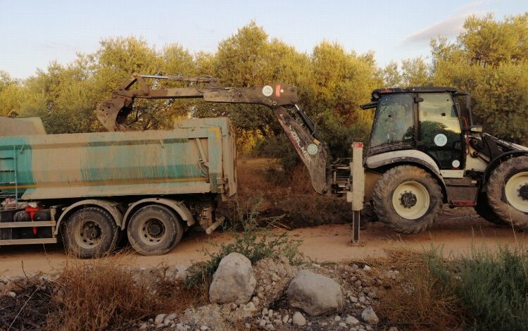 Manisa Saruhanlı da taşkınlara karşı temizlik Manisa Saruhanlı da taşkınlara karşı temizlik
