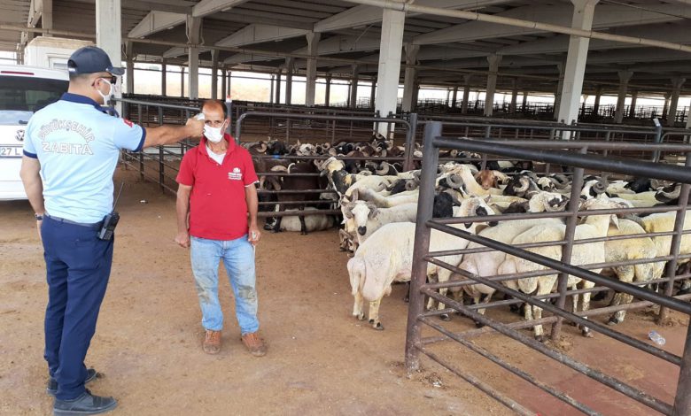 Gaziantep’te kurban kesim ve satış yerlerine ziyaret