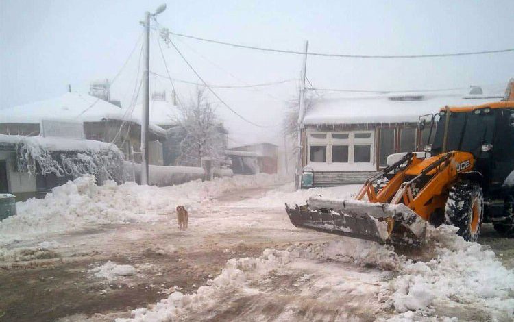 Bursa Nilüfer’in yüksek kesimlerinde karla mücadele Bursa Nilüfer’in yüksek kesimlerinde karla mücadele