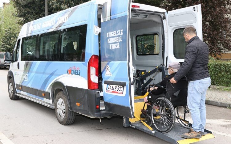 Engelsiz Taksi bayramda görev başında Engelsiz Taksi bayramda görev başında