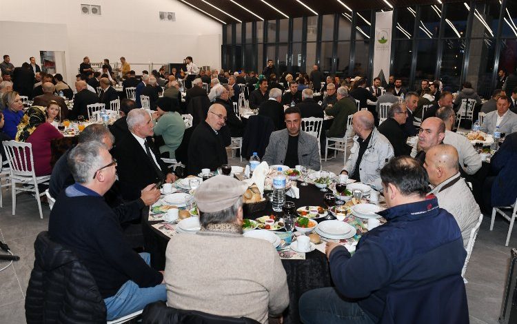 Başkan Dündar, muhtarlar ile iftarda buluştu