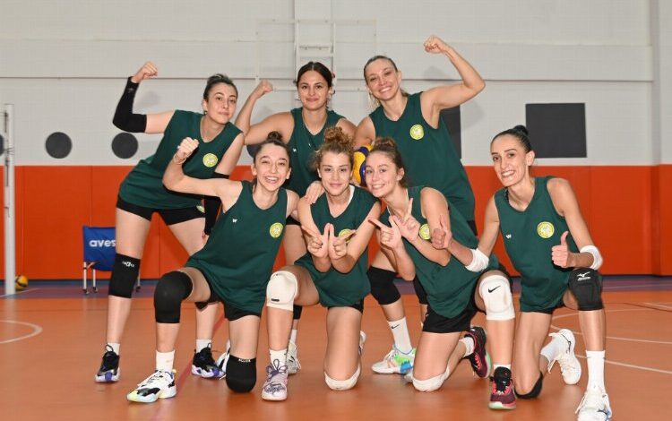 Manisalı voleybolcular yeni sezona hazır Manisalı voleybolcular yeni sezona hazır
