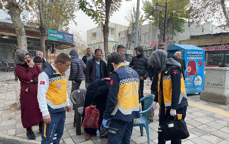Adıyaman’da otomobilin çarptığı çocuk yaralandı