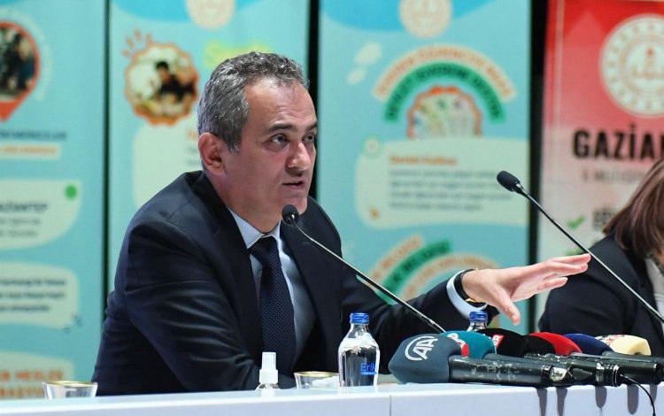 Bakan Özer: Son 20 yılda önemli yatırımlar yapıldı Bakan Özer: Son 20 yılda önemli yatırımlar yapıldı