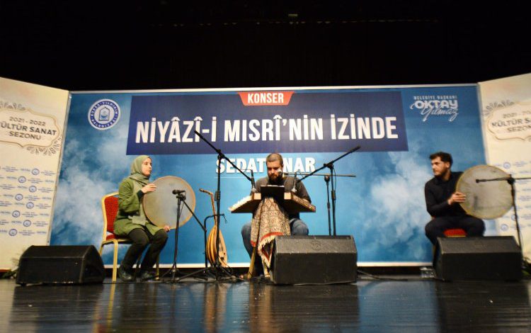 Ünlü sanatçı Santur’dan Bursa konseri Ünlü sanatçı Santur’dan Bursa konseri