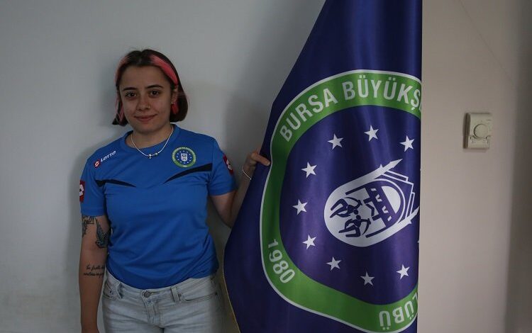 Simay Kulakçeken yuvaya döndü