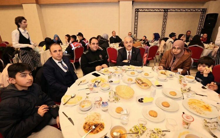 Gebze yetim ve öksüzleri unutmadı Gebze yetim ve öksüzleri unutmadı