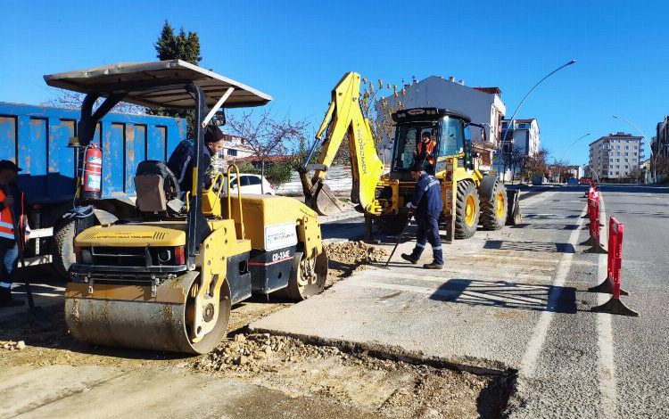 Kocaeli Gebze’de bozulan yollar asfaltlandı