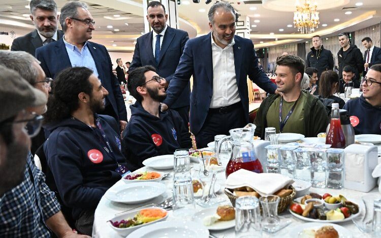 Teknoloji savaşçıları Bursa sofrasında buluştu Teknoloji savaşçıları Bursa sofrasında buluştu