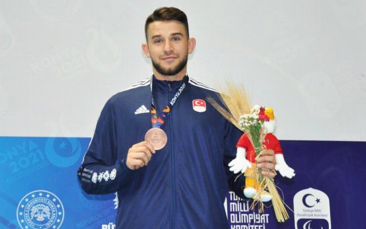 Sakaryalı sporcudan bronz madalya