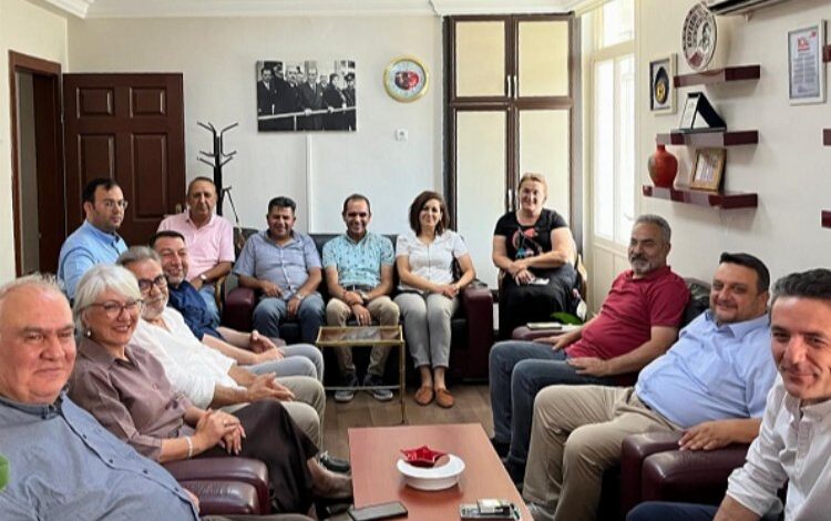 İYİ Parti Kayseri’den CHP’ye ziyaret İYİ Parti Kayseri’den CHP’ye ziyaret
