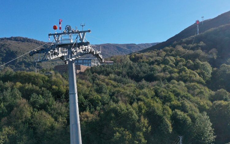 Teleferik’te ana hat boyunca haberleşme halatı Teleferik’te ana hat boyunca haberleşme halatı
