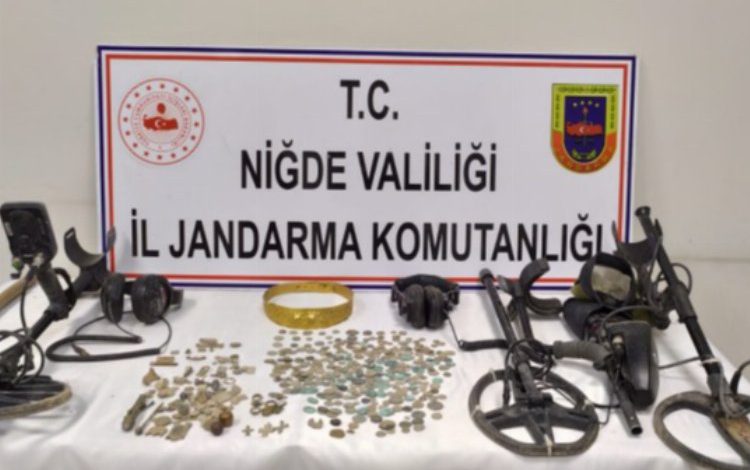 Niğde’de Bahçeli Kasabasında tarihi eser operasyonu