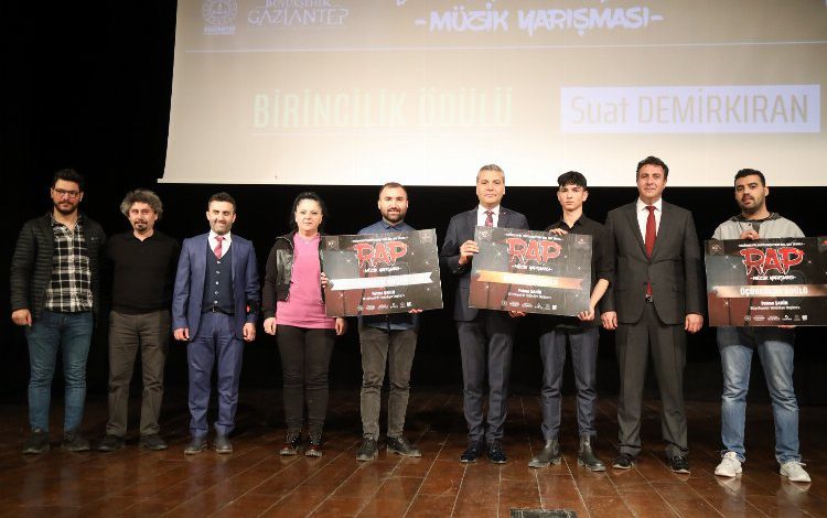 Gaziantep’in Kurtuluşu temalı Rap Müzik Yarışması’nda kazananlar belli oldu Gaziantep’in Kurtuluşu temalı Rap Müzik Yarışması’nda kazananlar belli oldu