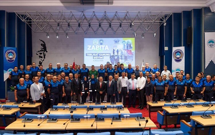 Memduh Büyükkılıç’tan zabıtaya övgü Memduh Büyükkılıç’tan zabıtaya övgü