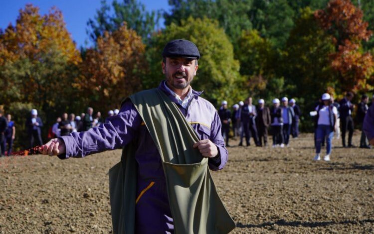 Türkiye’nin en ucuz ekmeği için Bursa Kestel’de buğdaylar toprakla buluştu