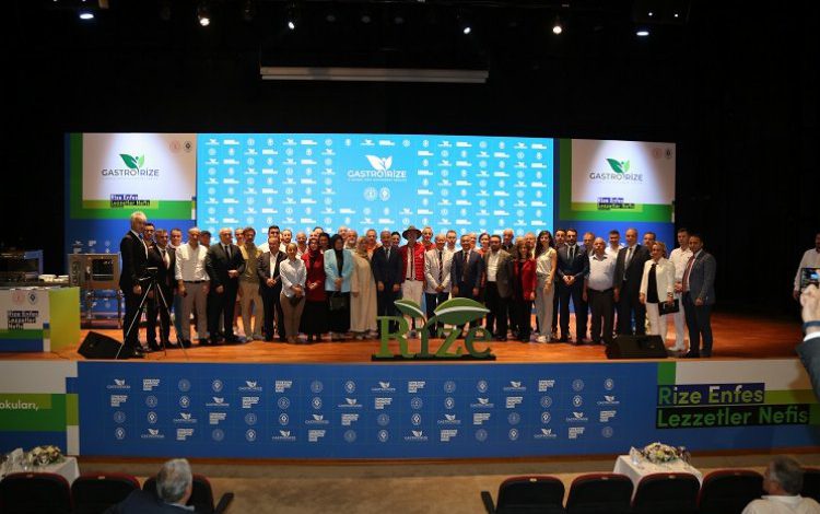 Rize’de gastronomi yıldızları geçidi