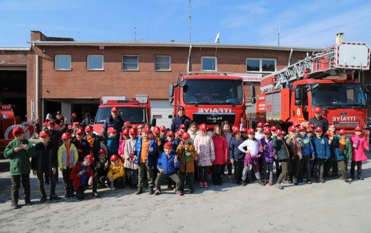 Eskişehir itfaiyesinden hem müdahale hem eğitim