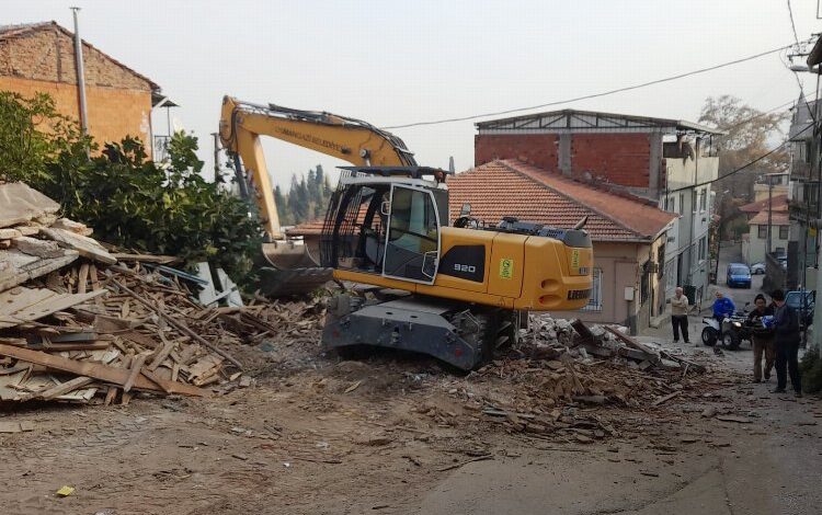 Bursa Osmangazi’den nefes aldıran yıkım