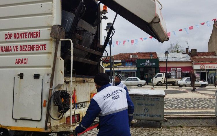 Bilecik Pazaryeri’nde çöp konteynerları temizlendi Bilecik Pazaryeri’nde çöp konteynerları temizlendi