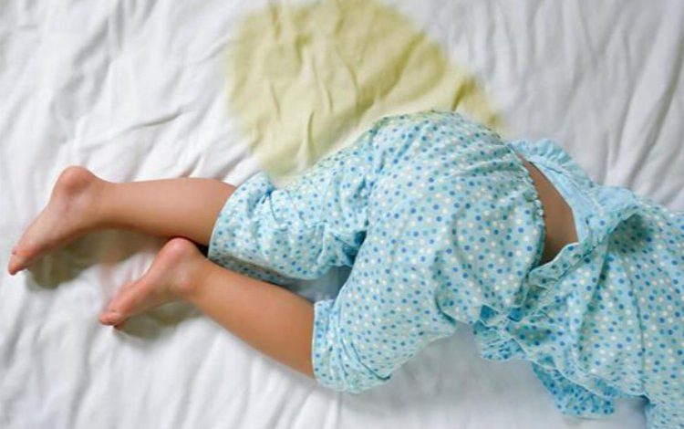 Altını ıslatan çocuğun ailelerine tavsiyeler Altını ıslatan çocuğun ailelerine tavsiyeler