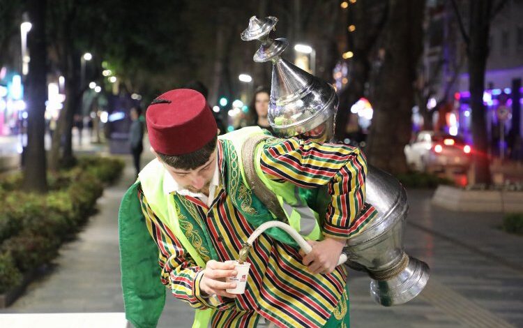 Kocaelililere şerbet ikramı Kocaelililere şerbet ikramı