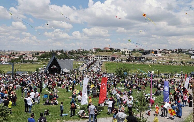 Kayseri Talas’ta en ‘baba’ şenlik Kayseri Talas’ta en ‘baba’ şenlik