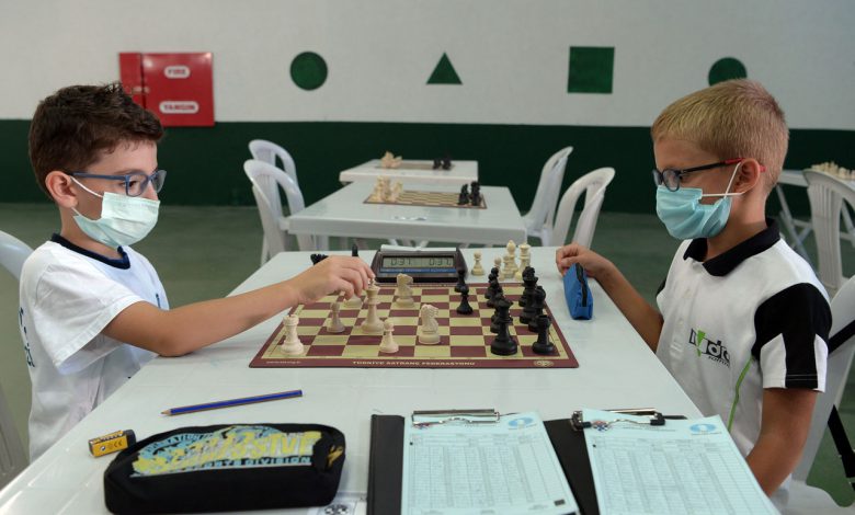 Bursa Osmangazi’de minik satranççılardan usta hamleler Bursa Osmangazi’de minik satranççılardan usta hamleler