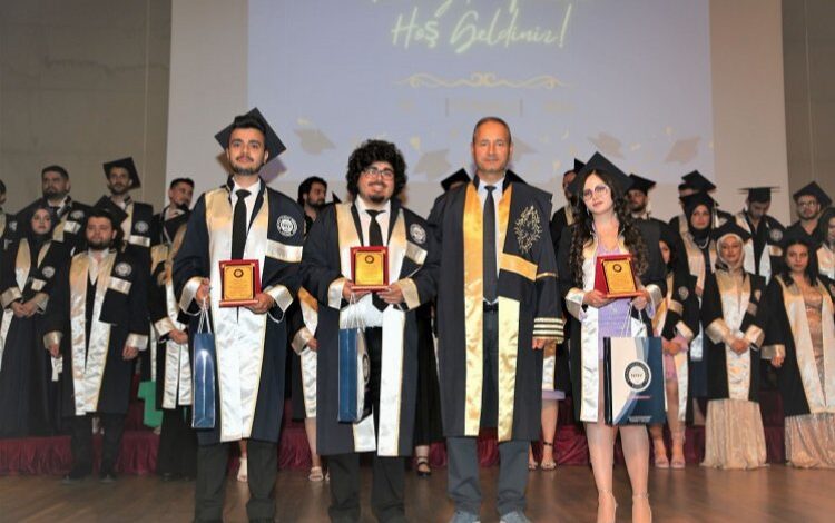 NNYÜ’de iktisatçıların mutlu günü NNYÜ’de iktisatçıların mutlu günü