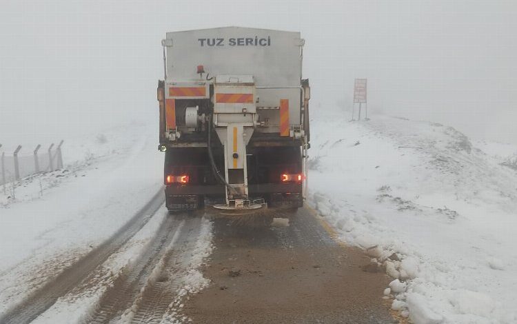 İzmir karla mücadele için sahada