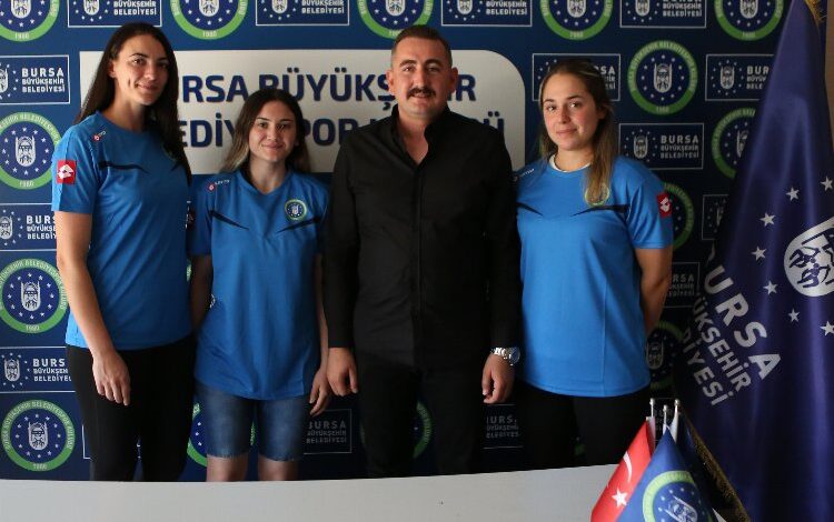 Poyrazın Kızları’na üç imza birden