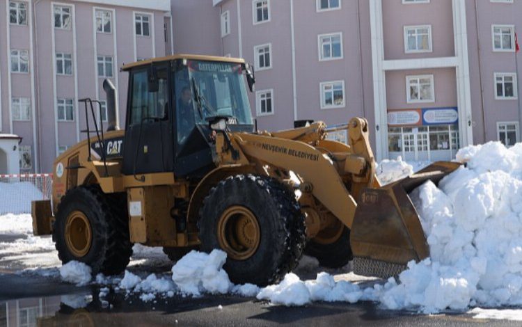 Nevşehir Belediyesi kar temizliğinde Nevşehir Belediyesi kar temizliğinde