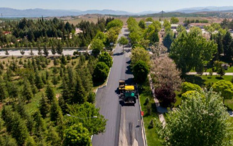 Malatya’da Şehir Mezarlığı’na asfalt çalışması