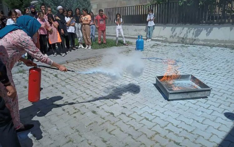 Kayseri itfaiyesinden ‘yangın eğitimi’