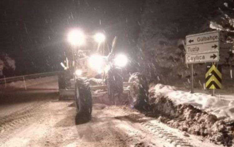 Bursa İnegöl’de kar yağışına anında müdahale Bursa İnegöl’de kar yağışına anında müdahale