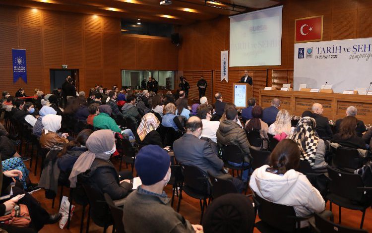 Bursa’da ‘tarih ve şehir’ dile geldi Bursa’da ‘tarih ve şehir’ dile geldi