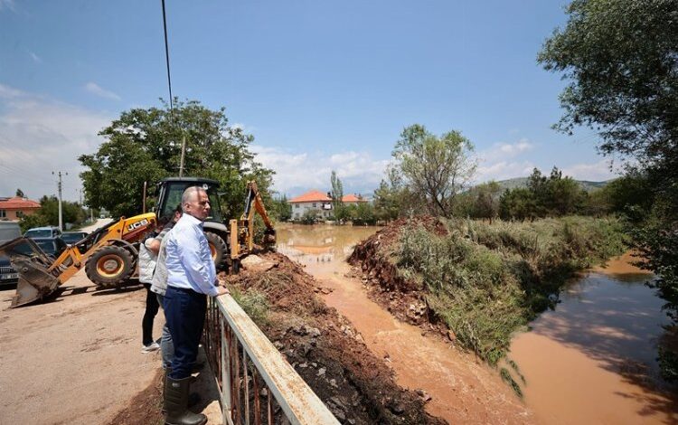 Sel felaketi yaraları sarılıyor Sel felaketi yaraları sarılıyor