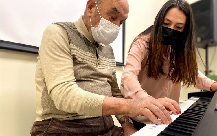 Gaziantep’ta alzaymır hastalarına piyano eğitimi