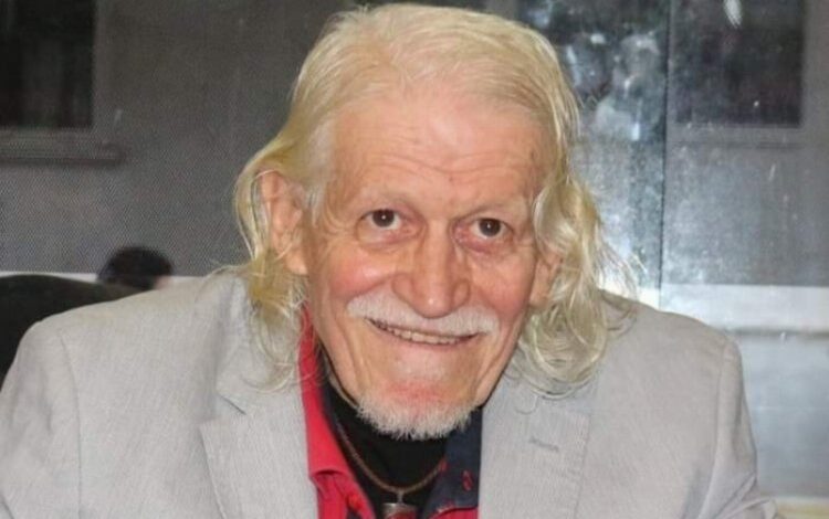 Usta şair Yalçın Benlican vefat etti… ‘Üzüldüğün şeye bak’ yetim kaldı Usta şair Yalçın Benlican vefat etti… ‘Üzüldüğün şeye bak’ yetim kaldı