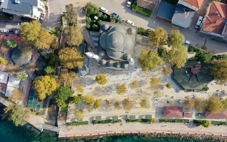 Kocaeli’den Ulaşlı Camii’ne estetik meydan