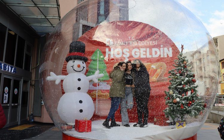 Kocaeli İzmit’te dev kar küresi