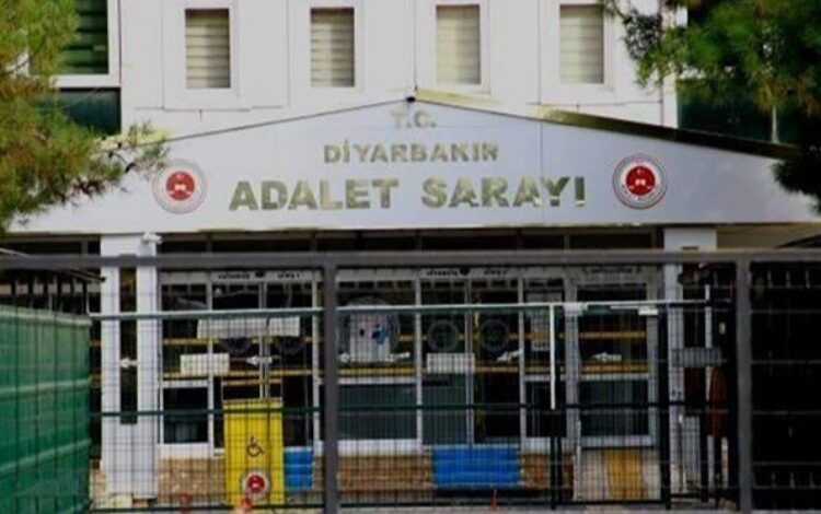 Diyarbakır’da DEAŞ operasyonu: 13 tutuklama Diyarbakır’da DEAŞ operasyonu: 13 tutuklama