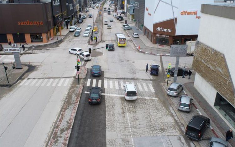 Bursa İnegöl’de Sanayi Bölgesinde tek yön uygulamaları başladı Bursa İnegöl’de Sanayi Bölgesinde tek yön uygulamaları başladı