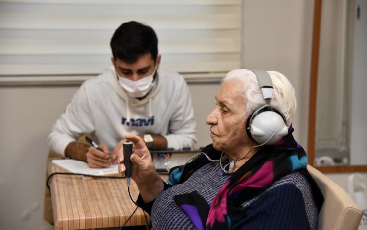 Kadıköy Belediyesi’nden 65 yaş üstüne ücretsiz işitme testi