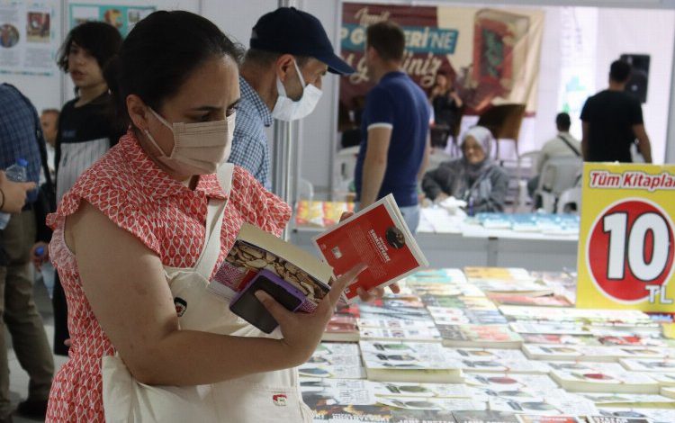 Kocaeli İzmit’te edebiyat dolu 3 gün Kocaeli İzmit’te edebiyat dolu 3 gün